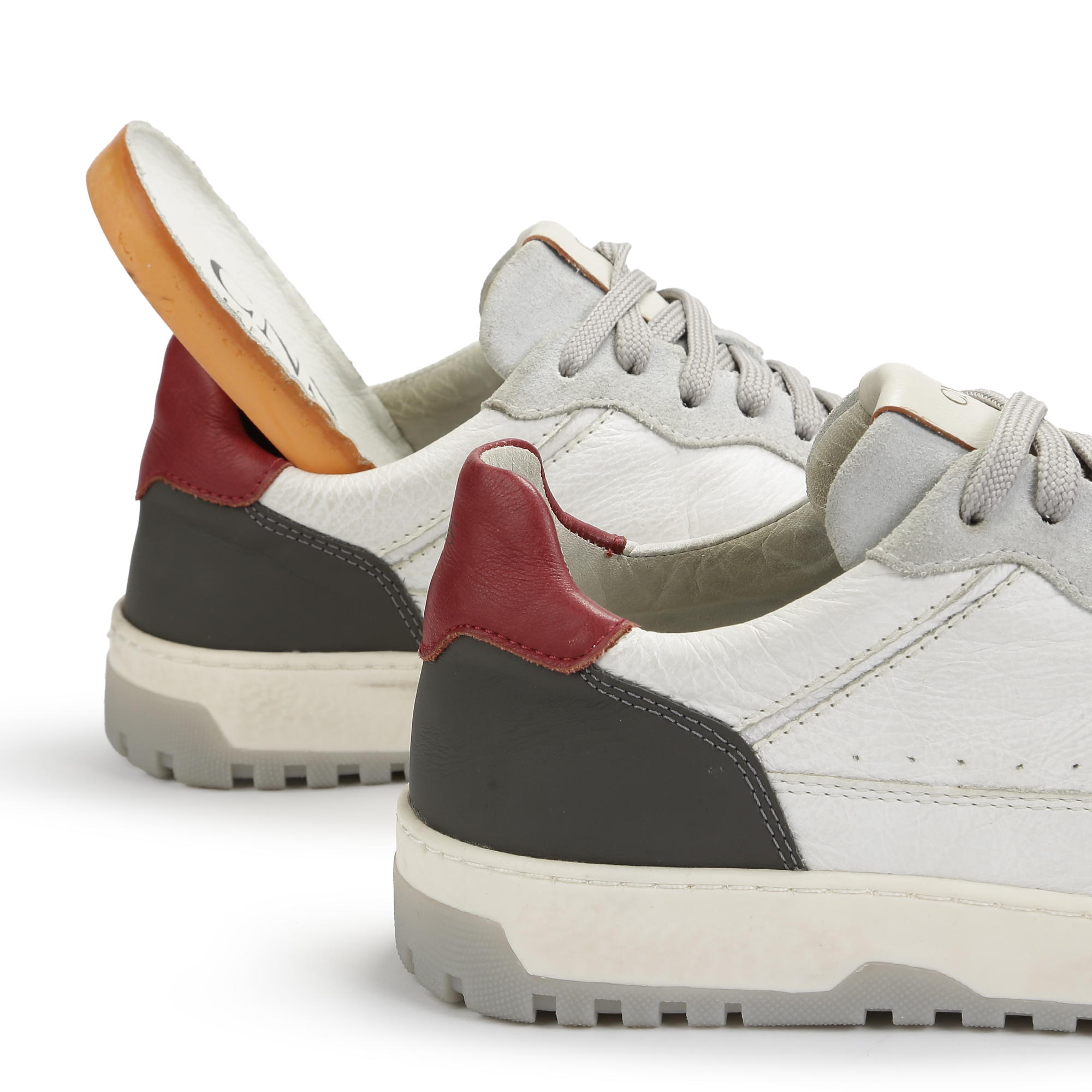 TÊNIS ALVEJADO BRANCO / CHAMOA CINZA